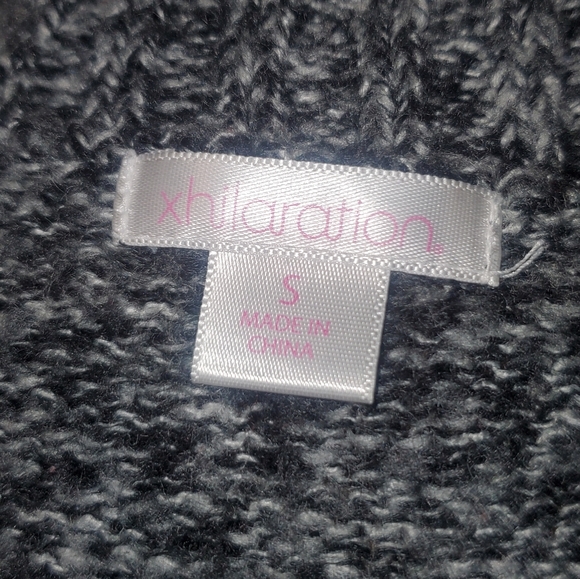 Exhilaration grey vneck sweater vest size small - Picture 11 of 11